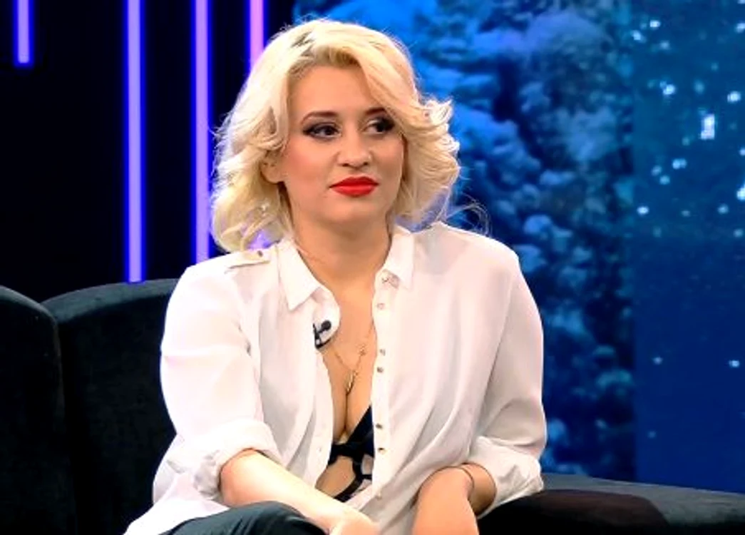 
    Anisia Gafton, la prima ei apariţie în calitate de coprezentatoare a lui CapatosFoto: captură Antena 1  