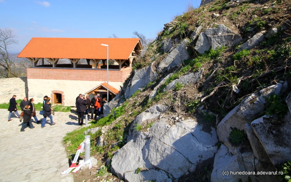 cetatea devei