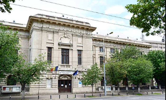 Biblioteca din Ploiești/sursă foto: social media