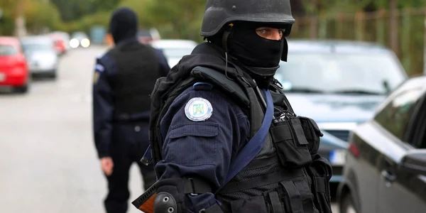 FBI-ul caută 17 indivizi suspectaţi de infracţiuni informatice