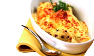 crap pe pat de cartofi si sos bechamel jpeg