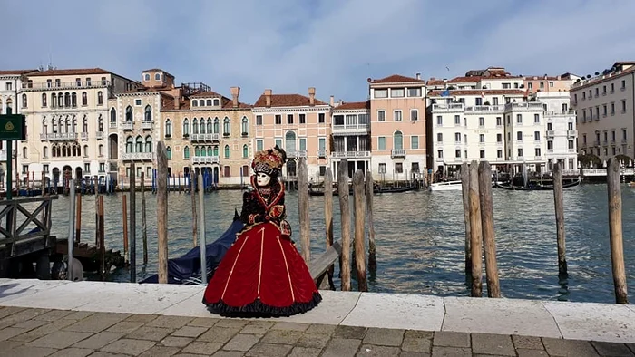 9 bianca brad la carnavalul de la venetia criza coronavirus panica in italia 8 jpg jpeg