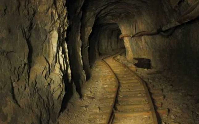 Şase persoane, dispărute într-o mină din Valea Borcutului FOTO www.news.portal-start.com