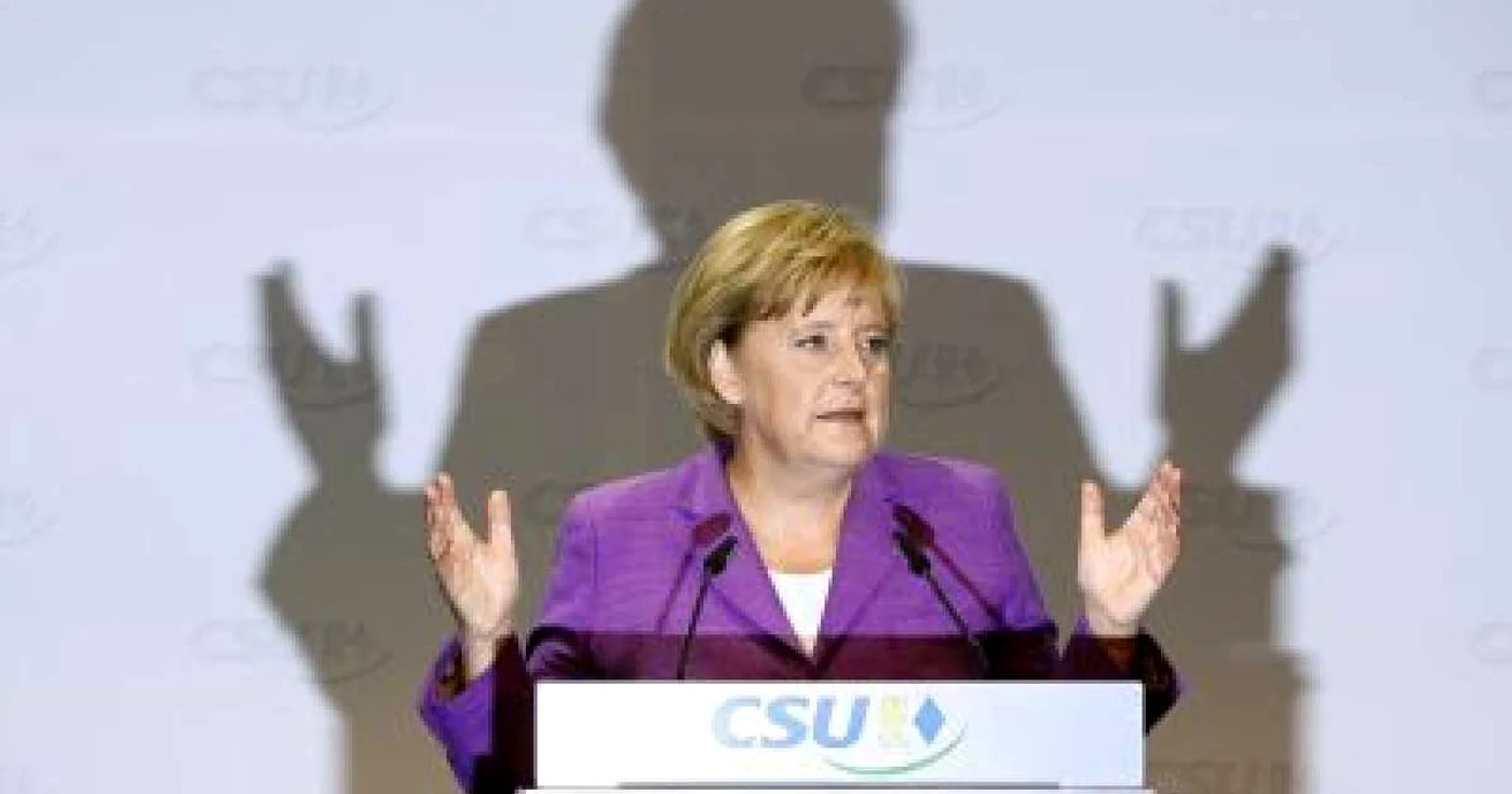 Un decolteu al Angelei Merkel agită campania electorală germană
