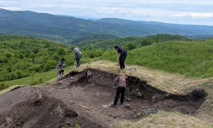 Cercetări arheologice reluate după mai bine de două decenii în situl de la Năeni (© Muzeul Județean Buzău)