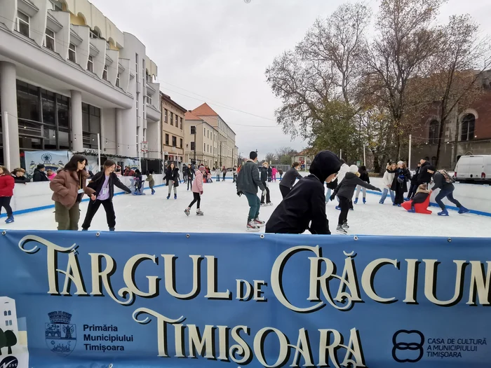 Târgul de Crăciun din Piața Victoriei din Timișoara FOTO Ștefan Both