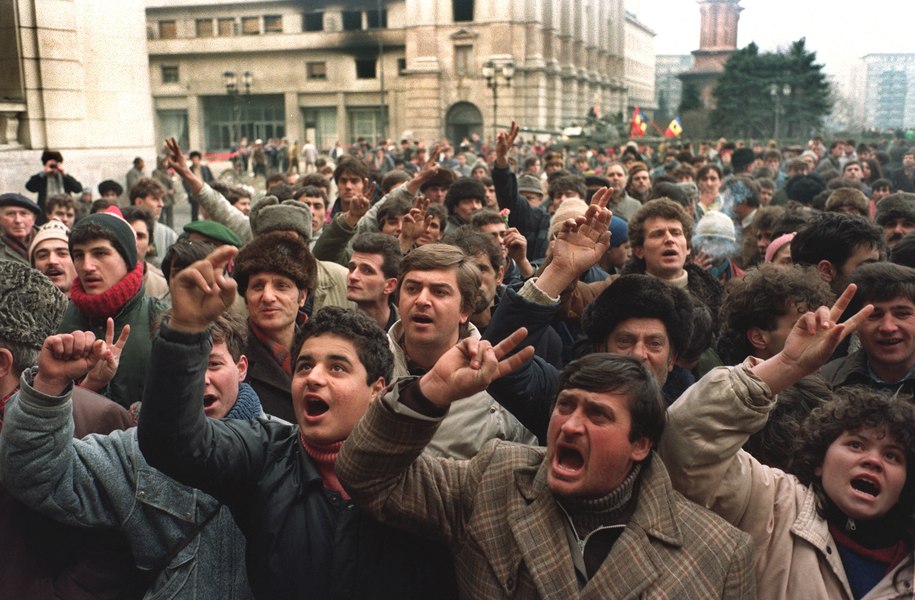 Recunoștința statului român pentru revoluționari: mama unui erou martir primește 1.300 de lei, iar un luptător cu rol determinant ia 2.400 de lei