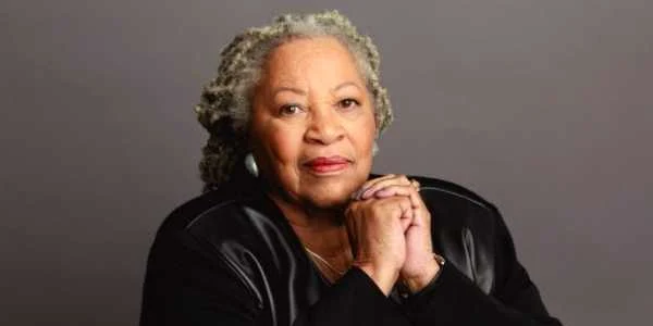 Toni Morrison a murit
