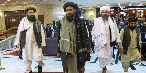Abdul Ghani Baradar venind la negocierile de la Doha FOTO EPA-EFE