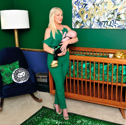 tori spelling png