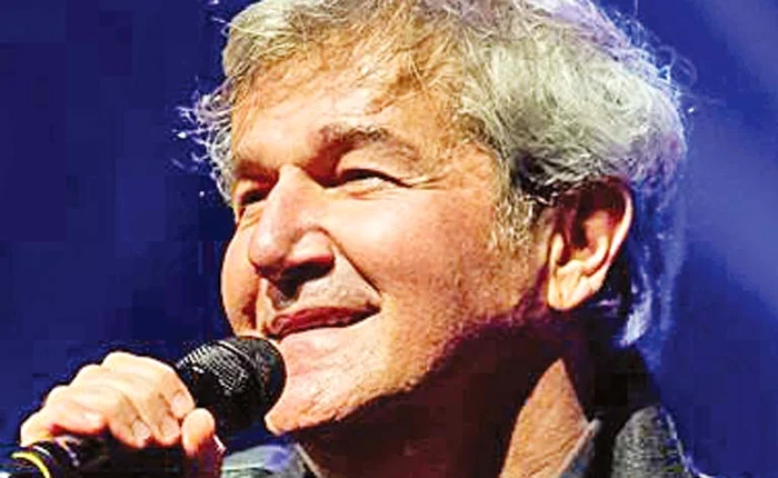 Dan i-a amuzat pe internauţi cu această poză