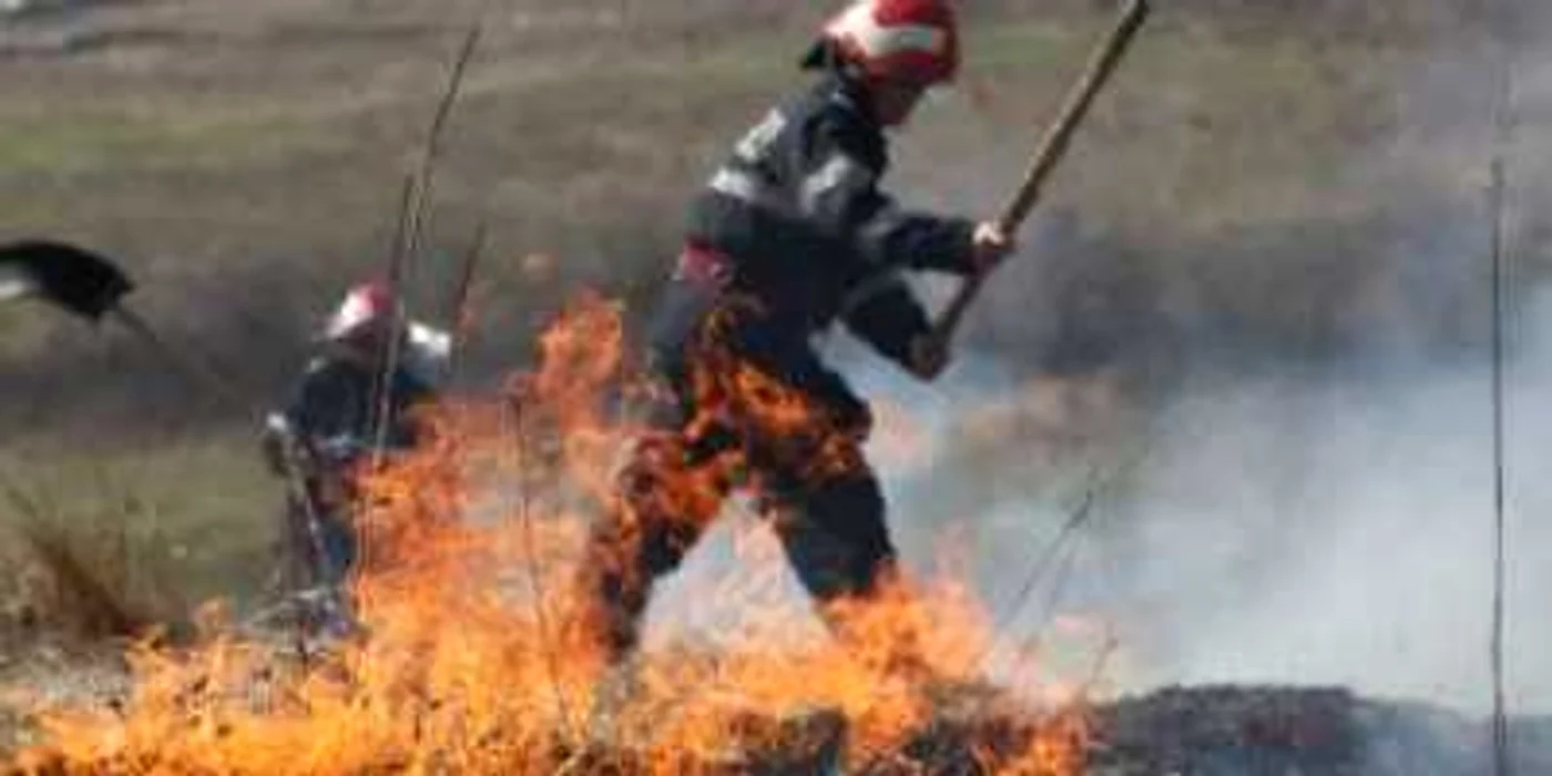 Iaşi: (UPDATE) Două fetiţe au murit  îmbrăţişate într-un incendiu