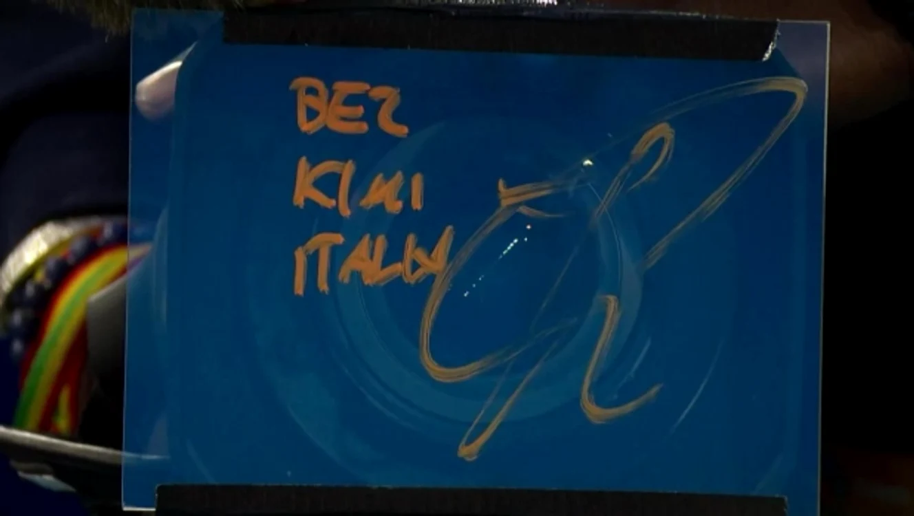 Mesajul scris de Jannik pe ecranul camerei  FOTO Captură