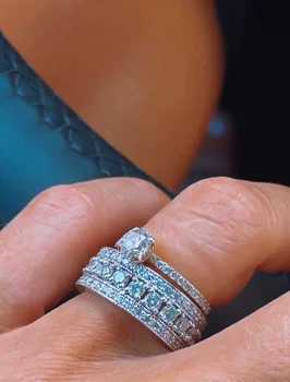 Gabriela a ales un inel scump pe post de verighetă / Sursa: Instagram  