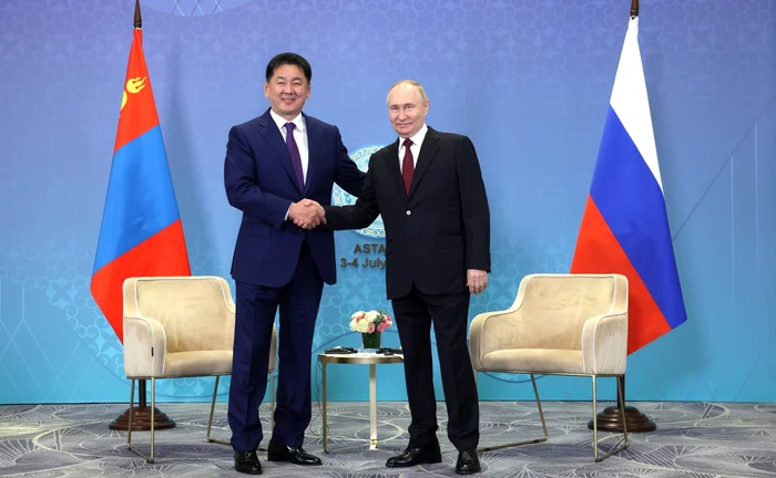 Putin și omologul său mongol Ukhnaagiin Khurelsukh 