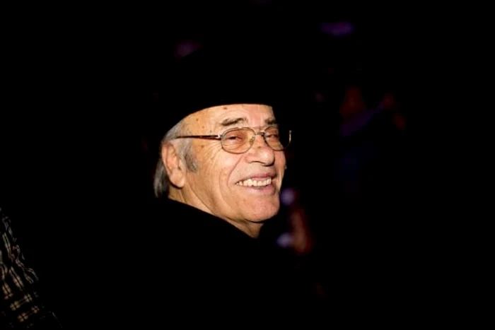 Vazile Groza a scris numeroase cărţi pentru copii