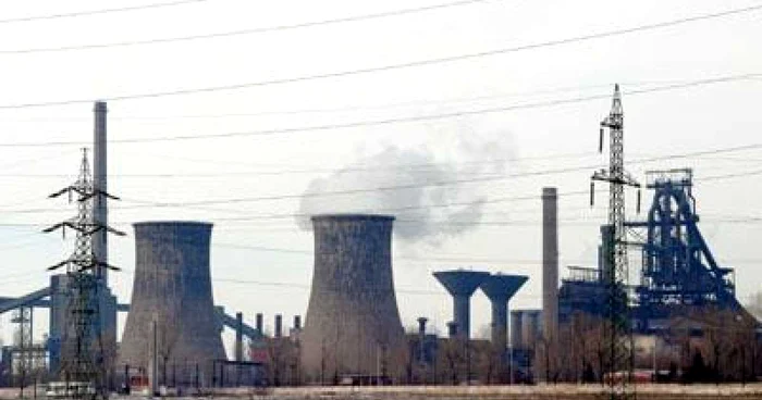 Arcelor Mittal este acuzat de acţiuni economice ostile Romaniei de către Comvex Constanţa