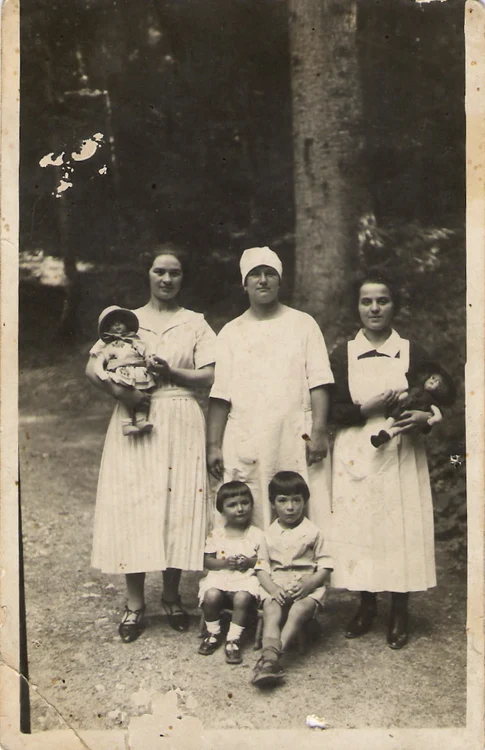 1 Copiii Stolnici SPREAD 1 cu guvernantele png png