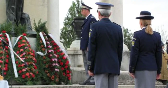 La Monumentul Eroilor din Severin, au fost depuse astăzi coroane de flori