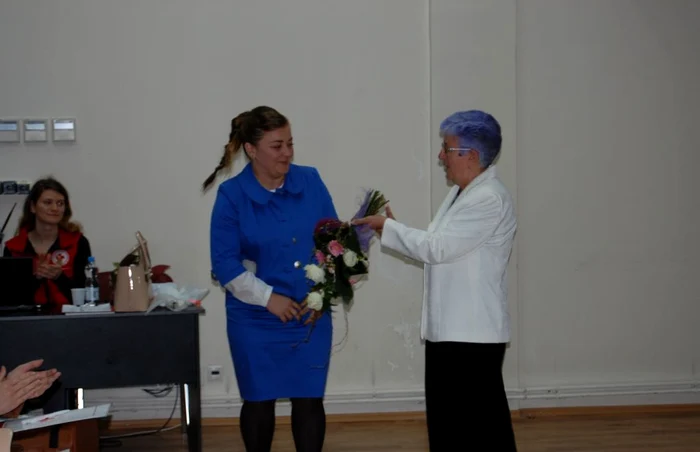 Lorena Filip (stânga), la numirea în funcţie FOTO Adevărul