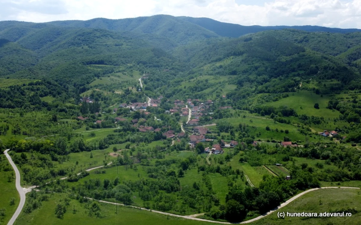 Fostul sat Lingina, denumit Izvoarele. Foto: Daniel Guță. ADEVĂRUL