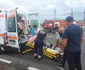 Victimele dintr-un autoturism răsturnat ajutate de sportivii ISU Vâlcea care se îndreptau spre o competiţie Foto ISU Vâlcea