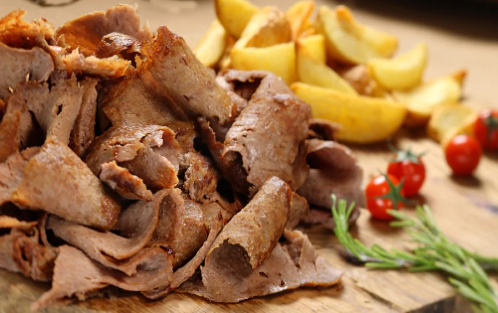 Pățania unei turiste pe plaja din Rio de Janeiro: a plătit 1.760 de euro pentru un kebab de doar 1,50 euro