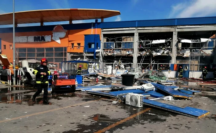 Explozia de la magazinul Dedeman FOTO: Adevărul