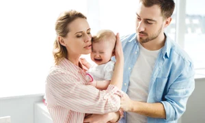 un bebelus care plange, shutterstock jpg