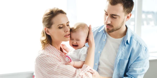 un bebelus care plange, shutterstock jpg