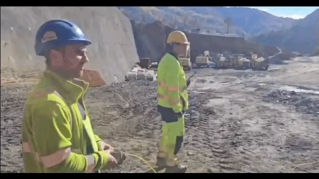 Tunelul Robești de pe Autostrada Sibiu–Pitești, construit cu dinamită. Au început detonările pe Valea Oltului