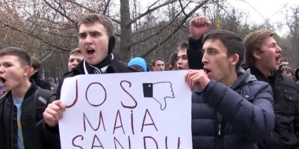 tineri protest contra maia sandu