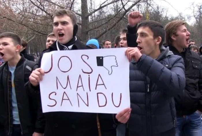 Tinerii au cerut demisia Maiei Sandu FOTO: UNIMEDIA