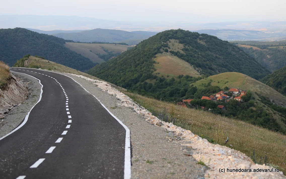 Pista de biciclete din Ținutul Pădurenilor  Foto Daniel Guță ADEVĂRUL (70) JPG