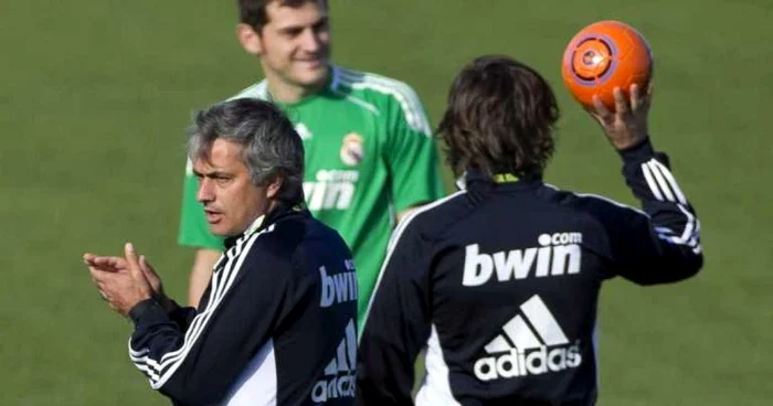 Jose Mourinho şi Iker Casillas, la un antrenament al echipei madrilene