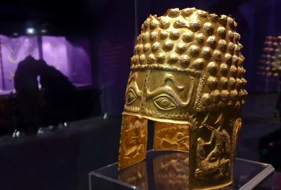 2 front tezaur coif jpg