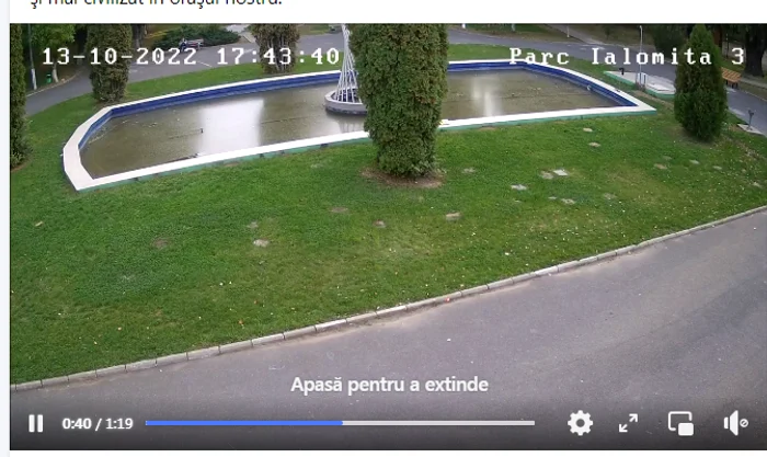 Copilul a fost lăsat nesupravegheat pe marginea fântânii FOTO Captură video