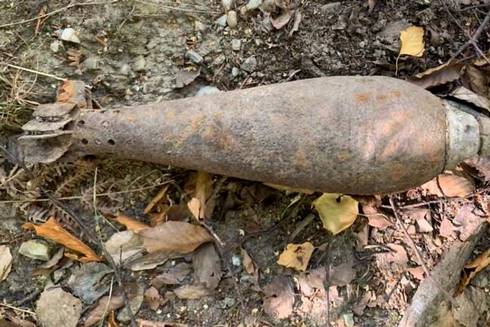 Bomba a fost găsită în podul unei case FOTO ISU Bihor