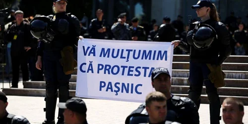 Mesajul politiei pentru protestatarii de la Chisinau