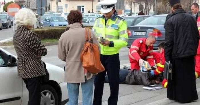 Femeia accidentată a primit ajutor de la medici. Foto: alba24.ro