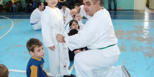 Iulian Machidon îşi pregăteşte fiul, pe Alex, pentru importantul examen