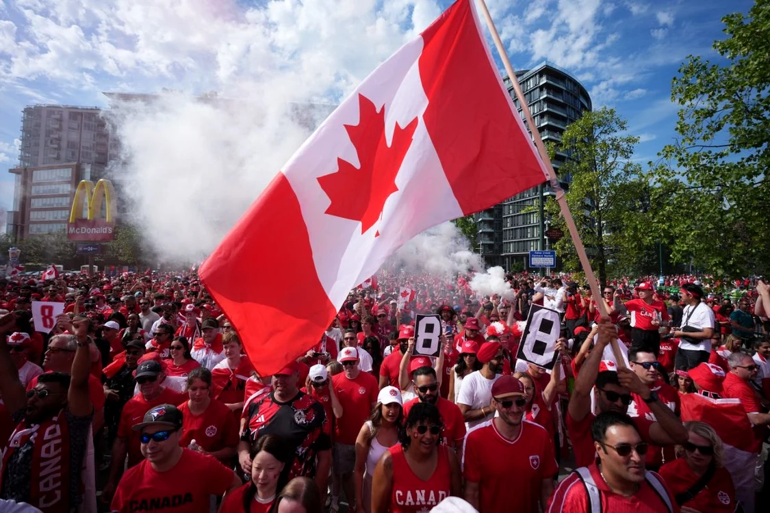 Fanii canadieni au fost nevoiți să se mute în SUA (FOTO: Profimedia)