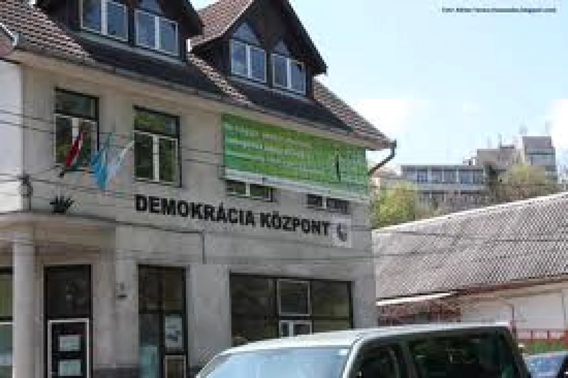 Centrele penttru democraţie, susţinute cu banii Ungariei pentru a câştiga cât mai mulţi cetăţeni maghiari din Transilvania