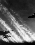 Bombardiere americane B-17 („Fortărețe Zburătoare”), deasupra Europei (© Wikimedia Commons)