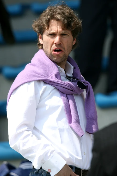 
    Tehnicianul de 44 de ani a dat lovitura după perioada la naţionala sub 17 ani  