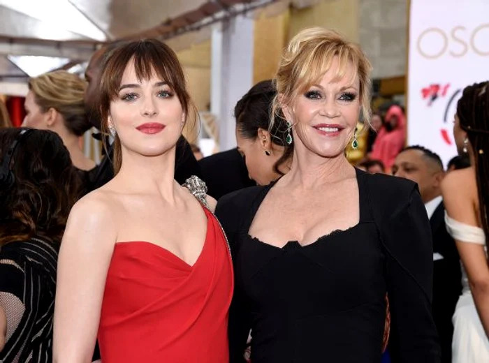 Mellanie Griffith şi Dakota Johnson sunt două actriţe celebre care seamănă leit