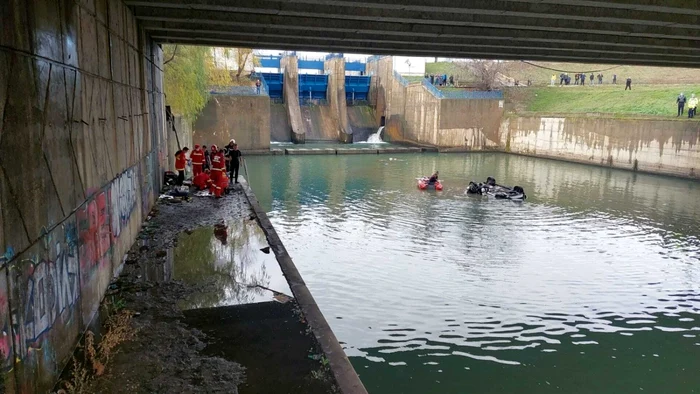 masină răsturantă în Dâmboviţa