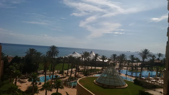 Vedere de la balconul Hotelului Movenpick, de 5 stele, din Sousse