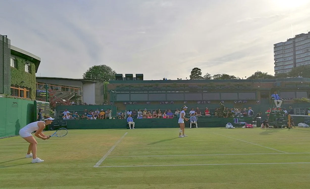 
    Irina Begu și Monica Niculescu au avut evoluții bune la Wimbledon 2019Foto: Marian Burlacu, Wimbledon  