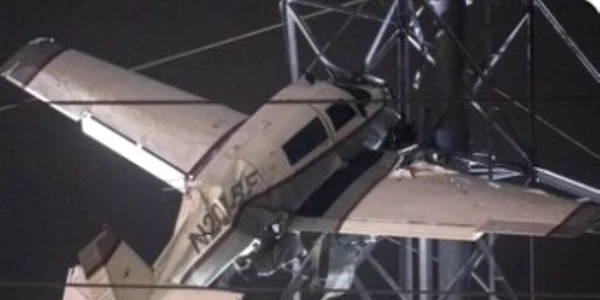 Un avion s a prăbușit peste liniile electrice din Maryland jpg